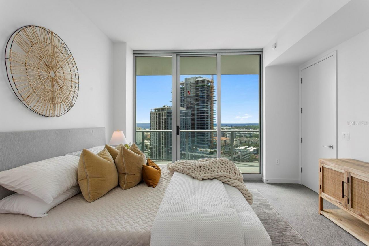 400 Central Avenue, Unit 1704, Saint Petersburg, FL 33701 Photo