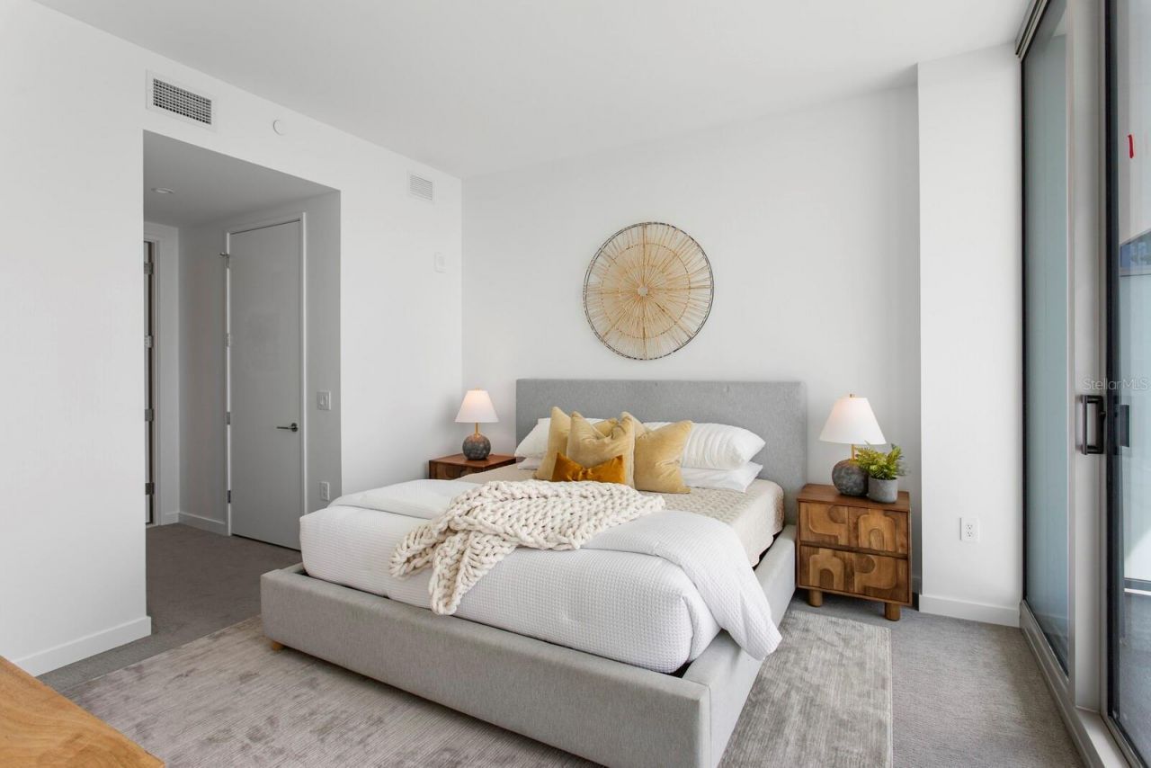 400 Central Avenue, Unit 1704, Saint Petersburg, FL 33701 Photo