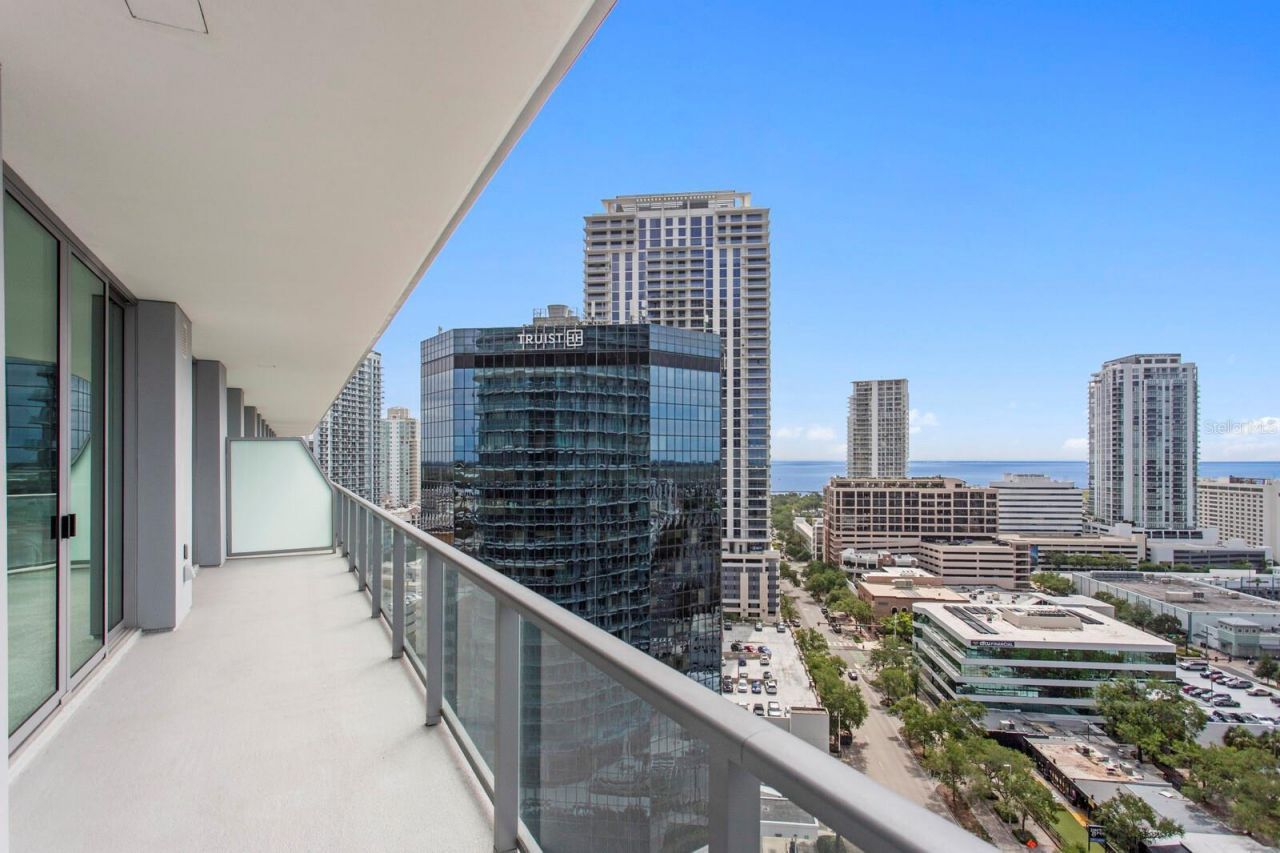 400 Central Avenue, Unit 1704, Saint Petersburg, FL 33701 Photo