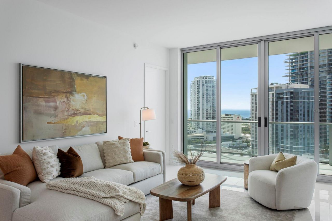 400 Central Avenue, Unit 1704, Saint Petersburg, FL 33701 Photo