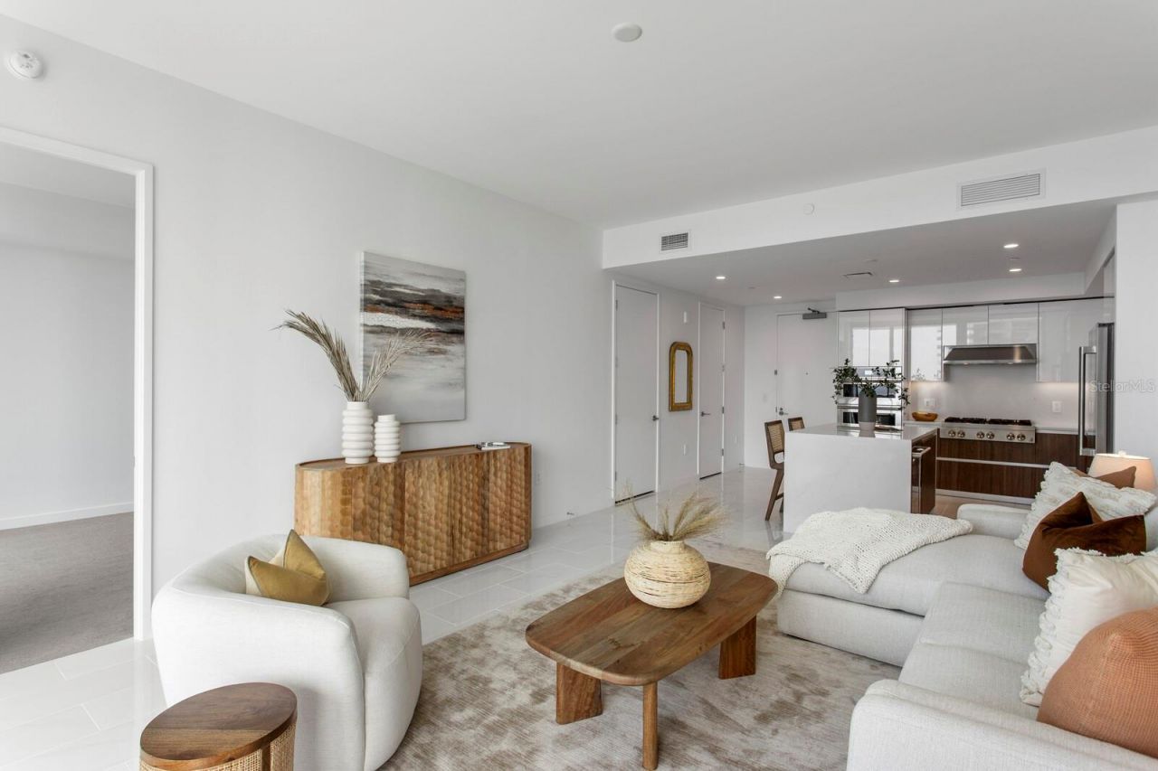 400 Central Avenue, Unit 1704, Saint Petersburg, FL 33701 Photo