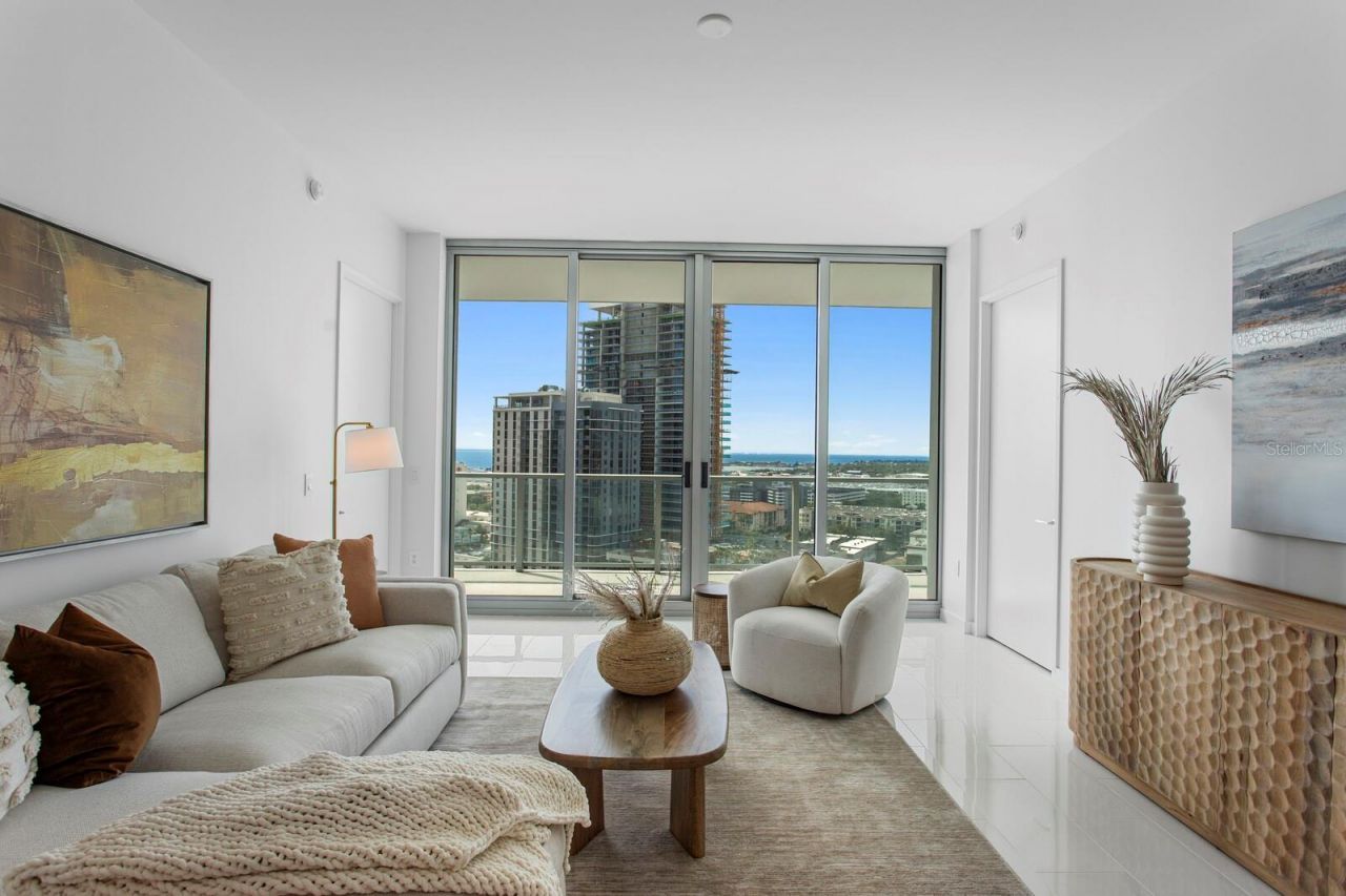 400 Central Avenue, Unit 1704, Saint Petersburg, FL 33701 Photo