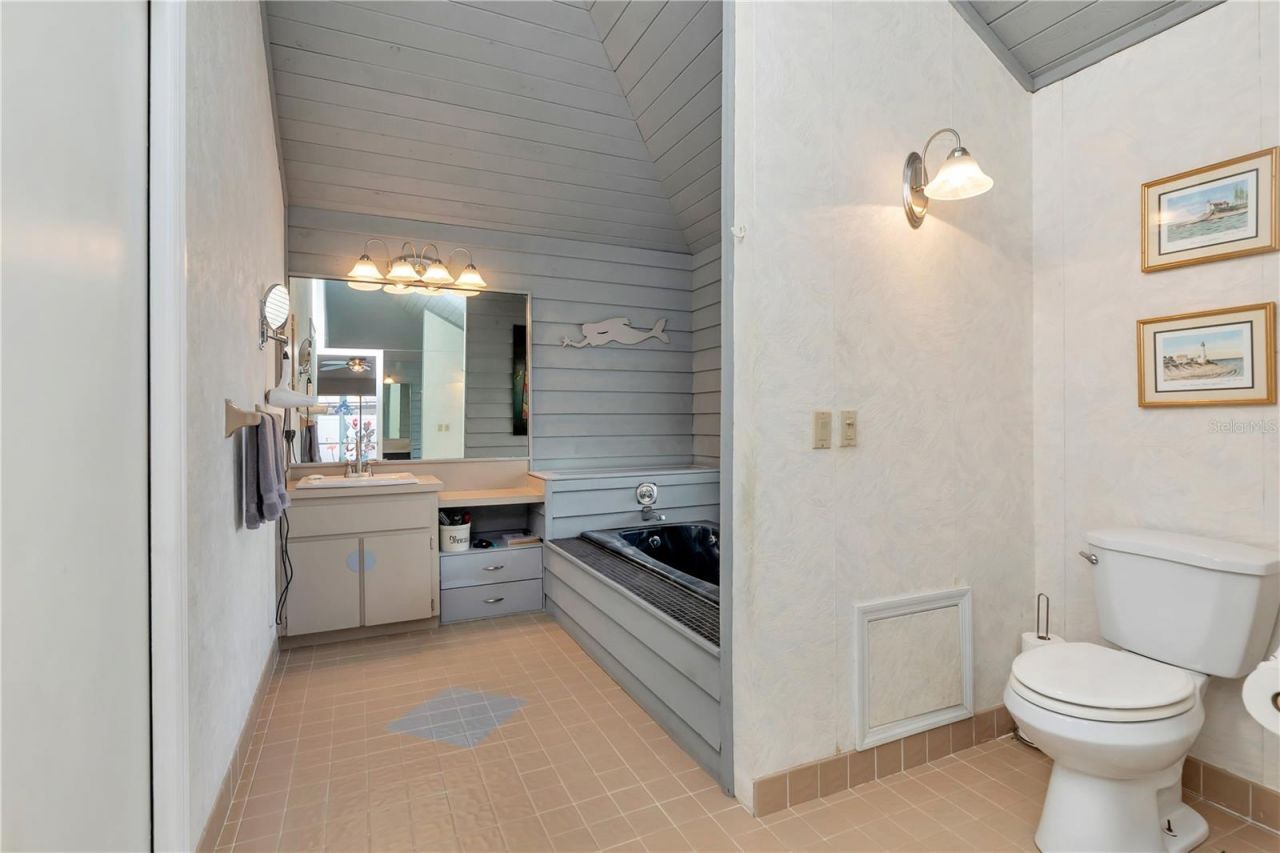 2820 Valencia Lane W, Palm Harbor, FL 34684 Photo