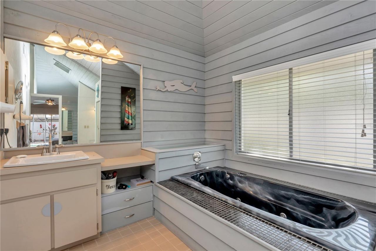 2820 Valencia Lane W, Palm Harbor, FL 34684 Photo