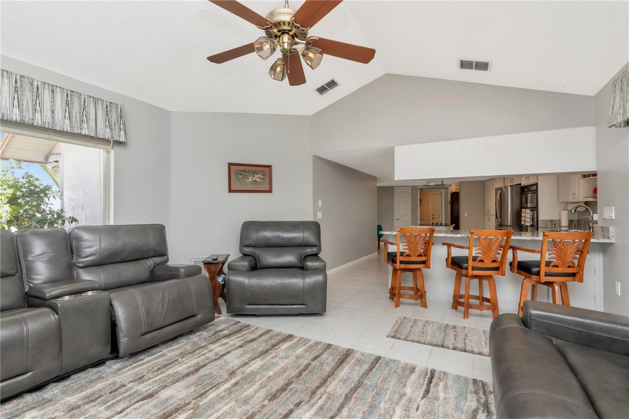 2820 Valencia Lane W, Palm Harbor, FL 34684 Photo