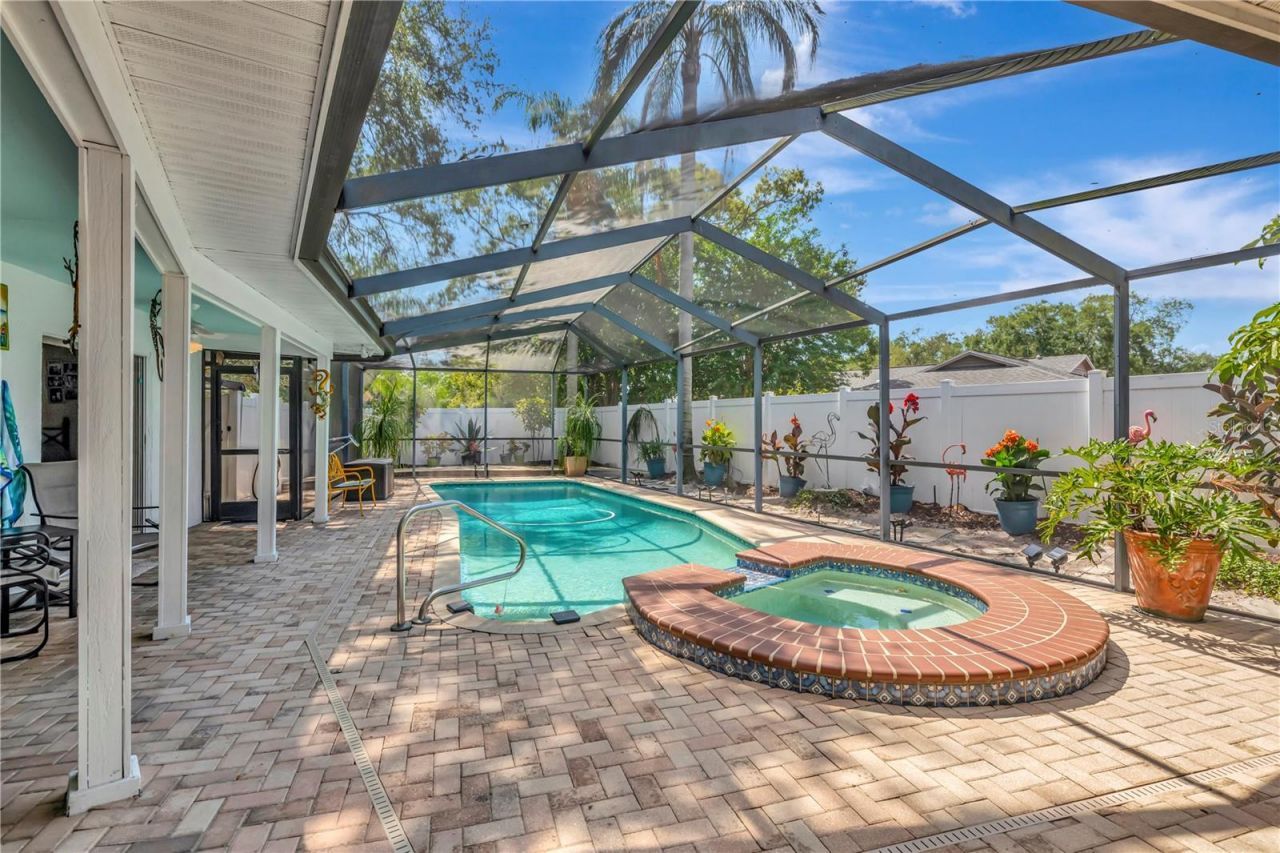 2820 Valencia Lane W, Palm Harbor, FL 34684 Photo