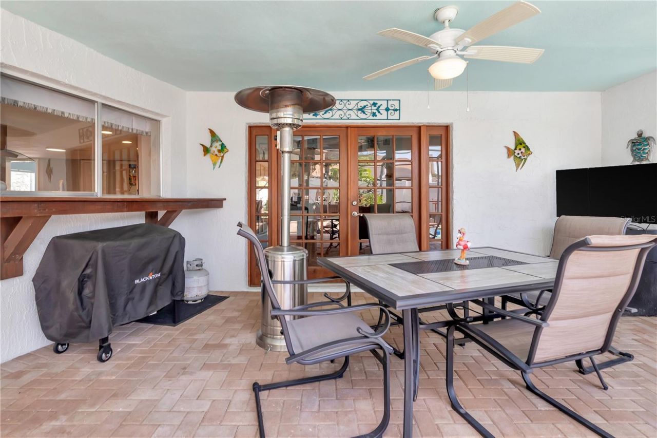 2820 Valencia Lane W, Palm Harbor, FL 34684 Photo