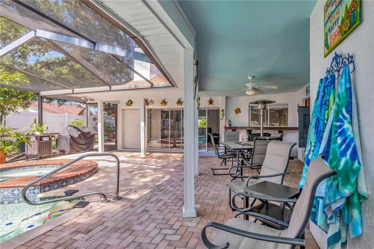 2820 Valencia Lane W, Palm Harbor, FL 34684 Photo