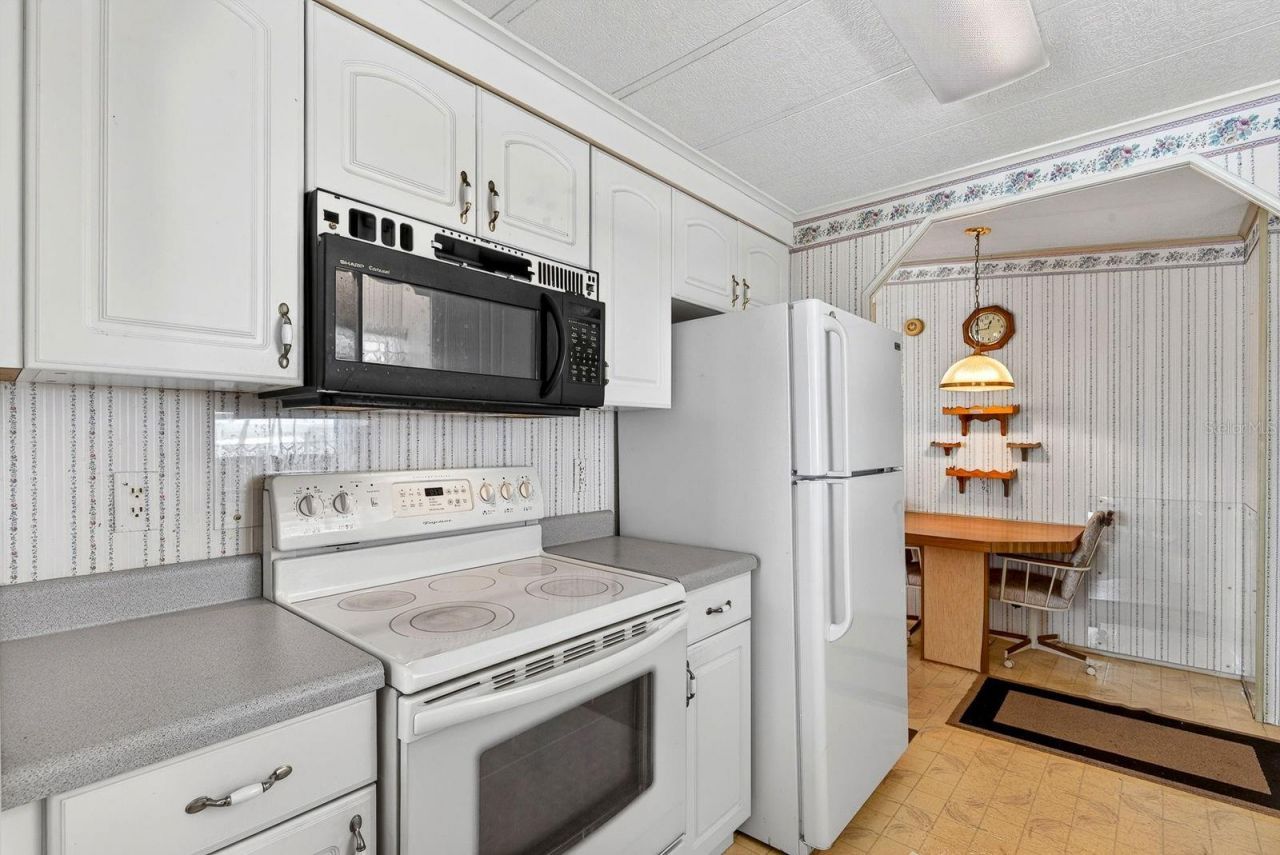 8906 31st Avenue E, Palmetto, FL 34221 Photo