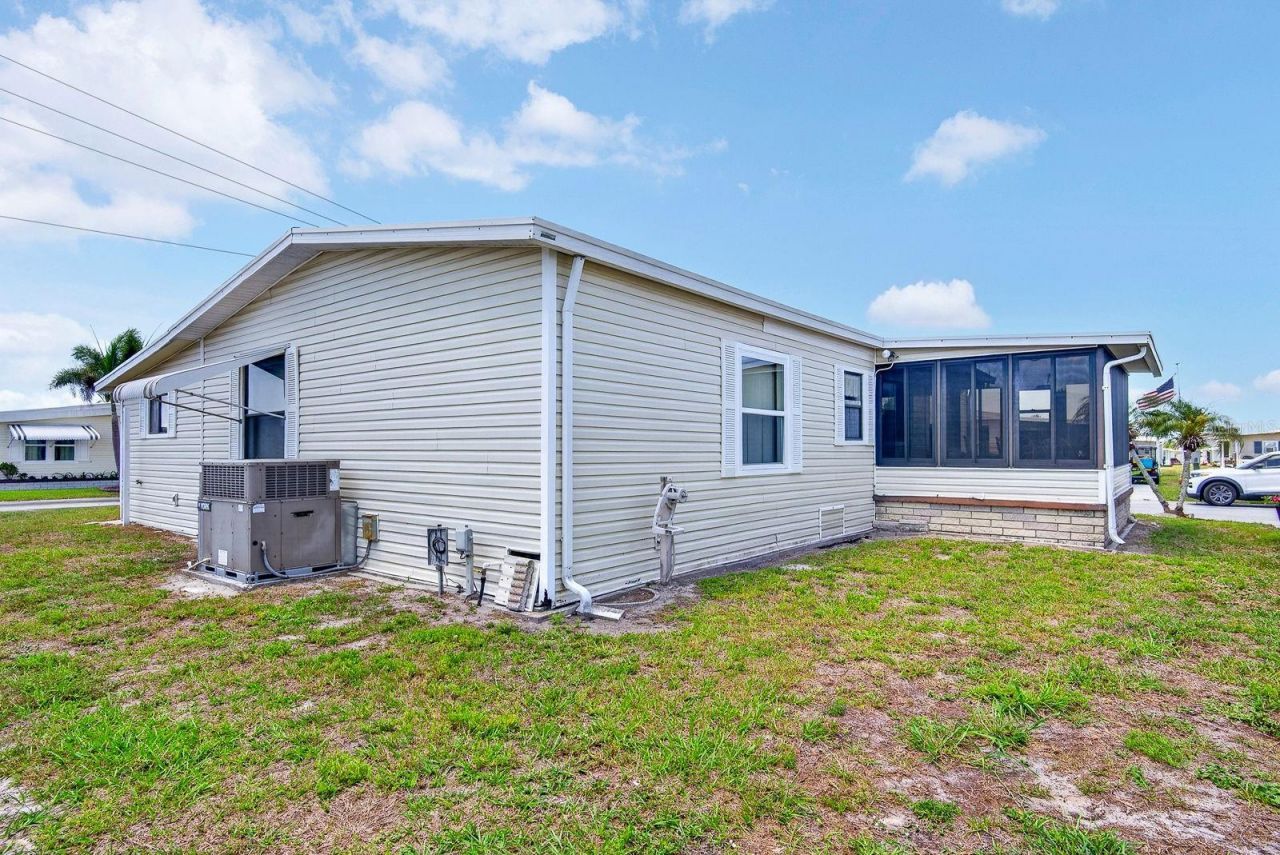 8906 31st Avenue E, Palmetto, FL 34221 Photo