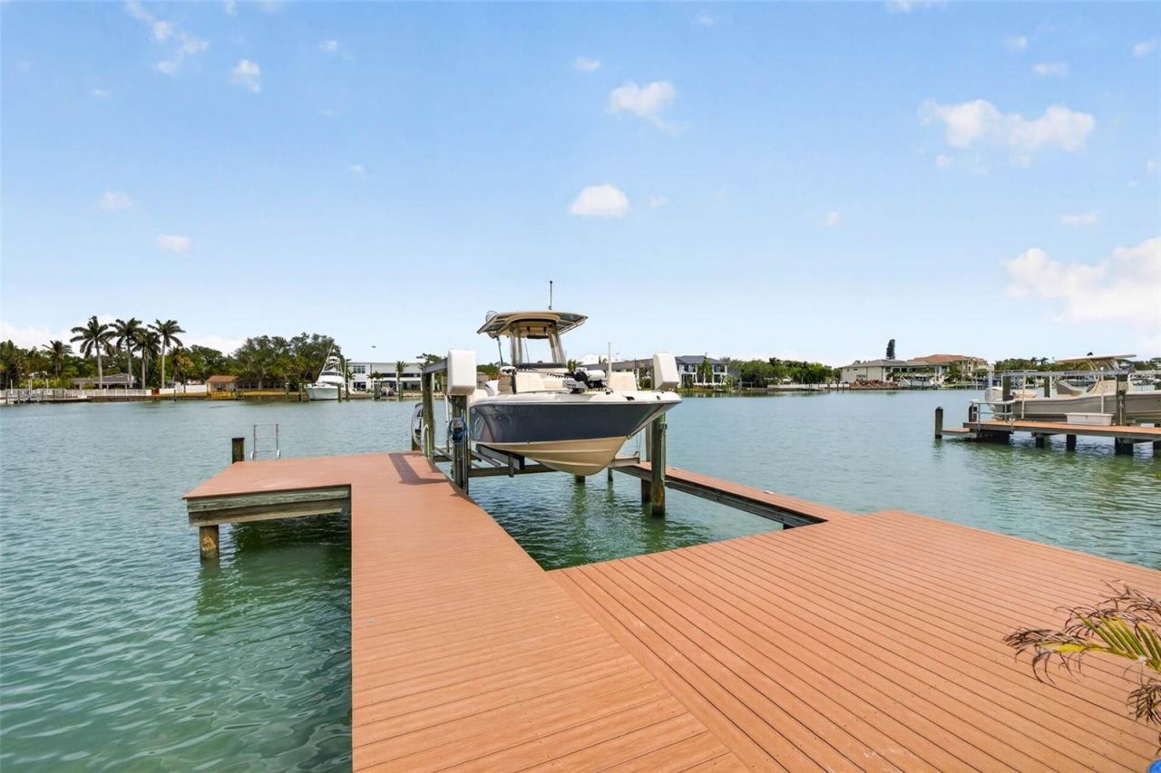 413 Buttonwood Lane, Largo, FL 33770 Photo