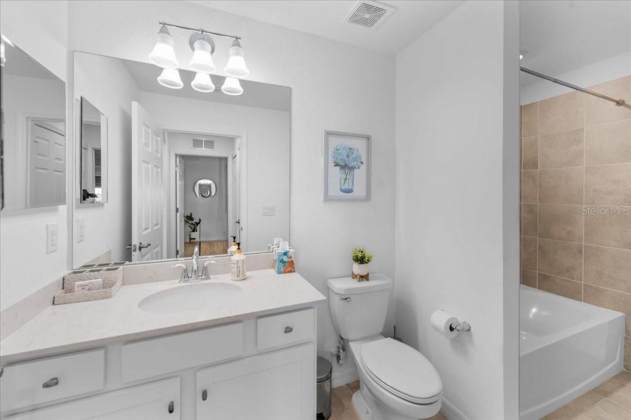 18114 Gawthrop Drive , Unit 304, Bradenton, FL 34211 Photo