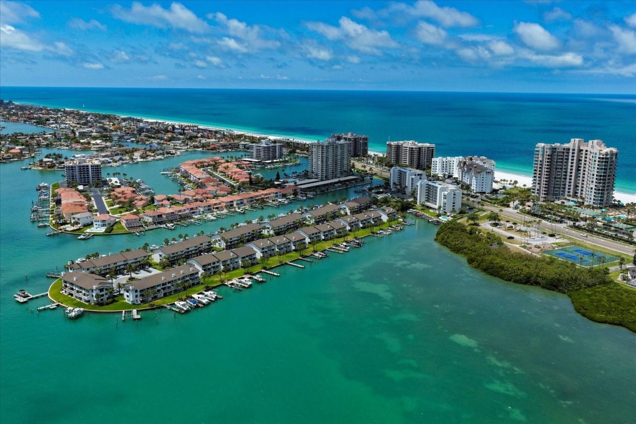 118 Marina Del Rey Court, Clearwater Beach, FL 33767 Main Photo
