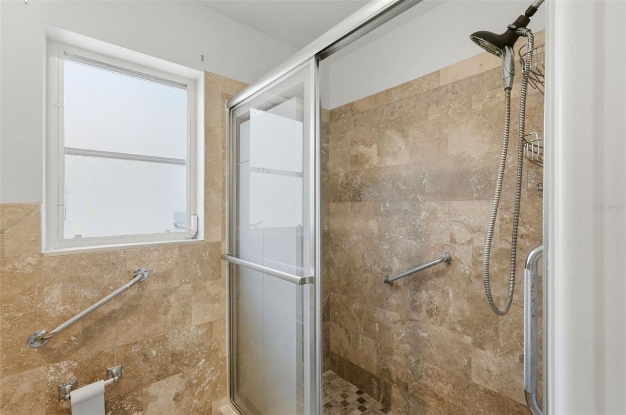 2300 S Shore Drive Se, Saint Petersburg, FL 33705 Photo