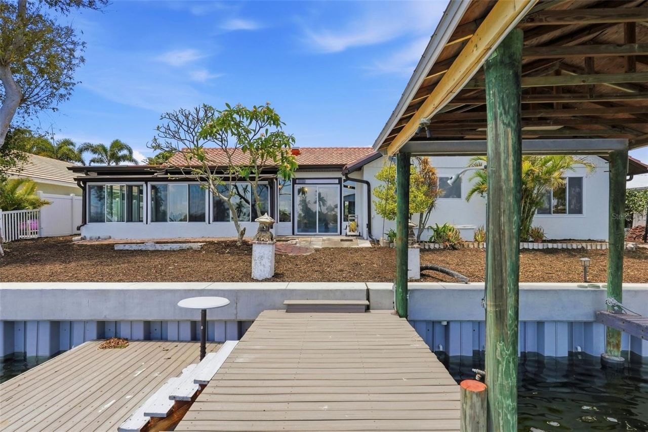 2300 S Shore Drive Se, Saint Petersburg, FL 33705 Photo