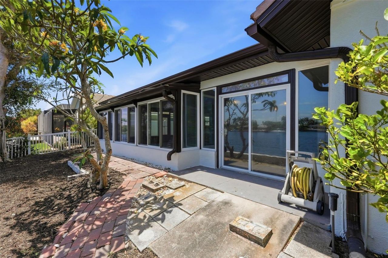 2300 S Shore Drive Se, Saint Petersburg, FL 33705 Photo