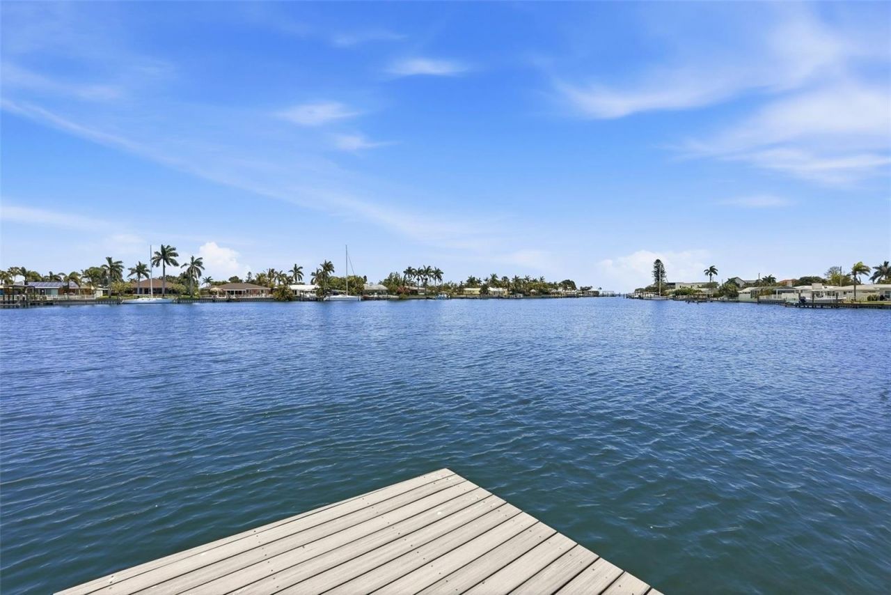 2300 S Shore Drive Se, Saint Petersburg, FL 33705 Photo