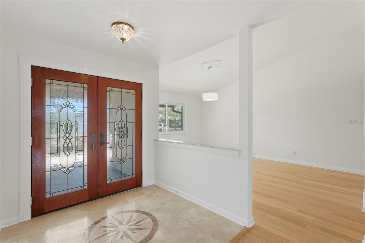 2300 S Shore Drive Se, Saint Petersburg, FL 33705 Photo