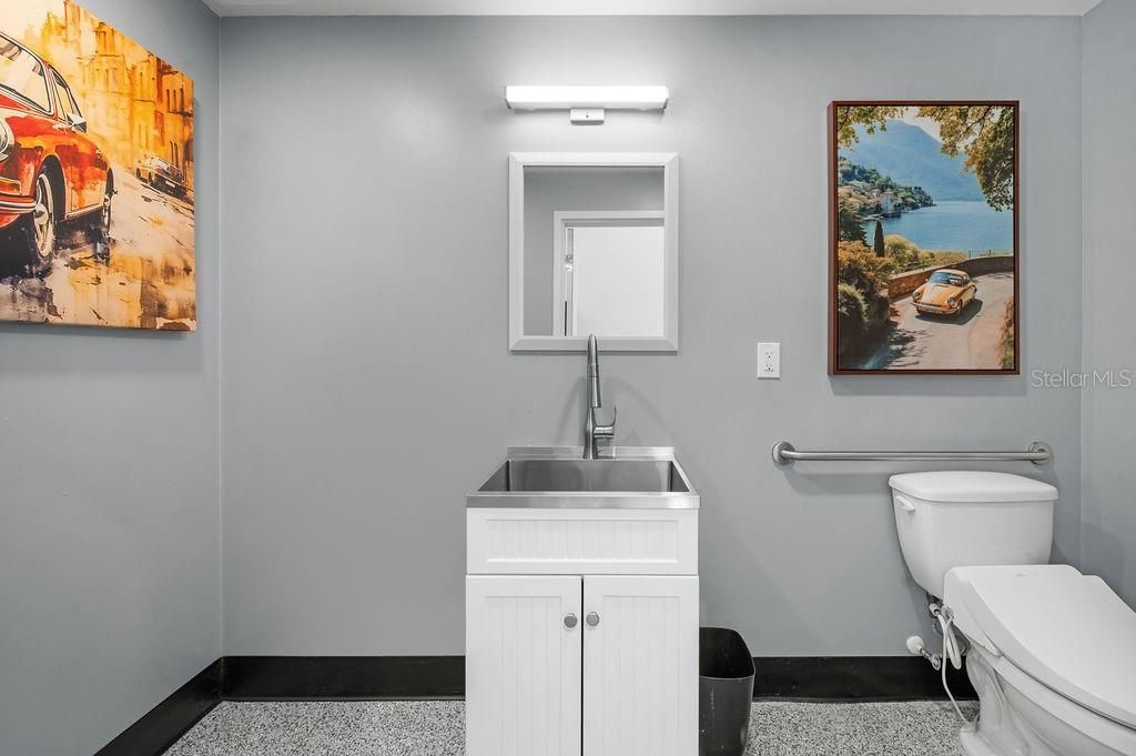 5431 Communications Parkway , Unit 28, Lakewood Ranch, FL 34240 Photo