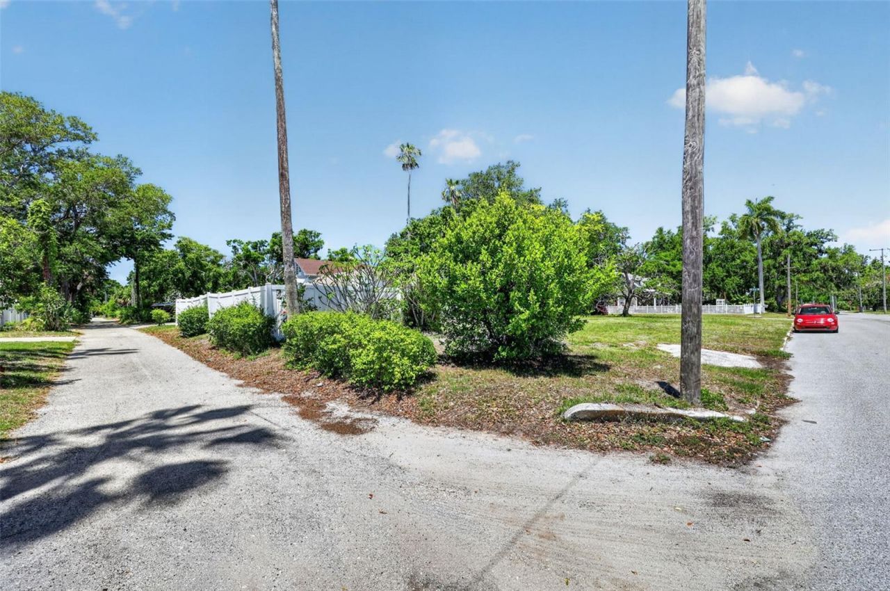 1302 22nd Street W, Bradenton, FL 34205 Photo