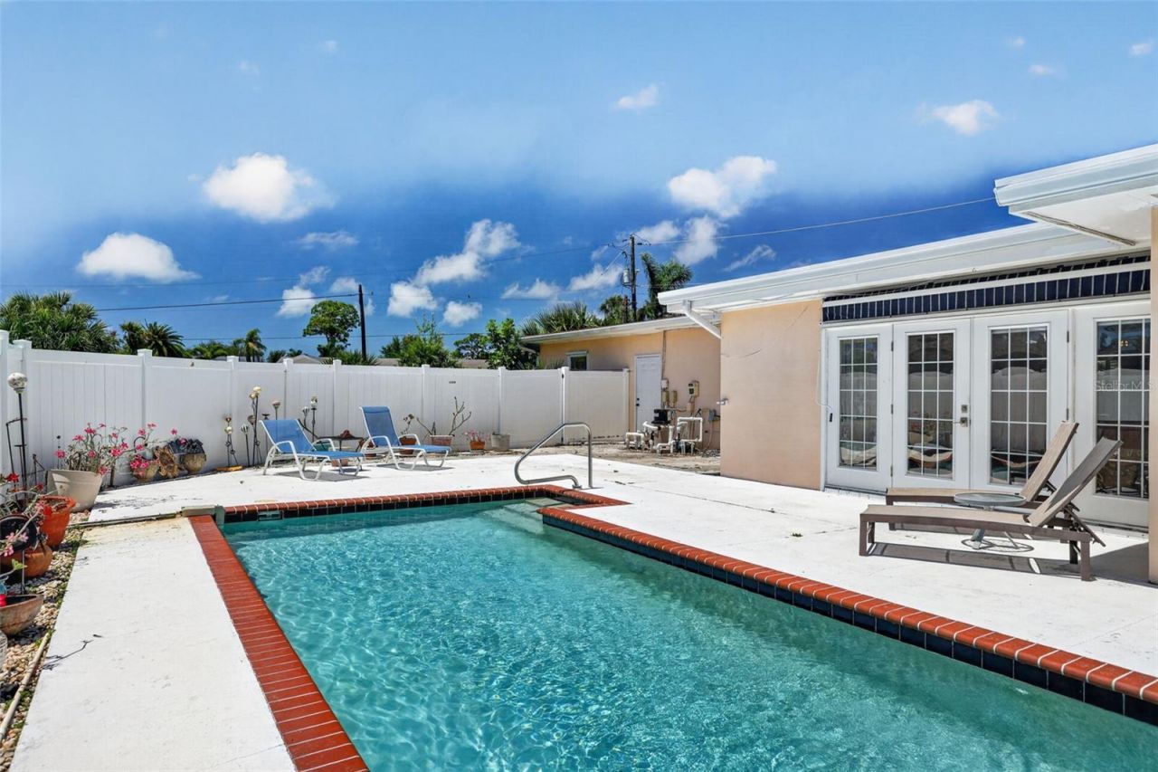 6100 Hollywood Boulevard, Sarasota, FL 34231 Photo