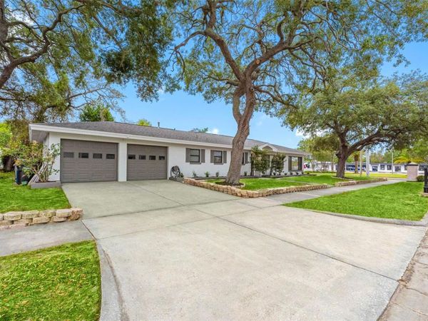 1005 APACHE TRAIL , CLEARWATER, FL 33755
