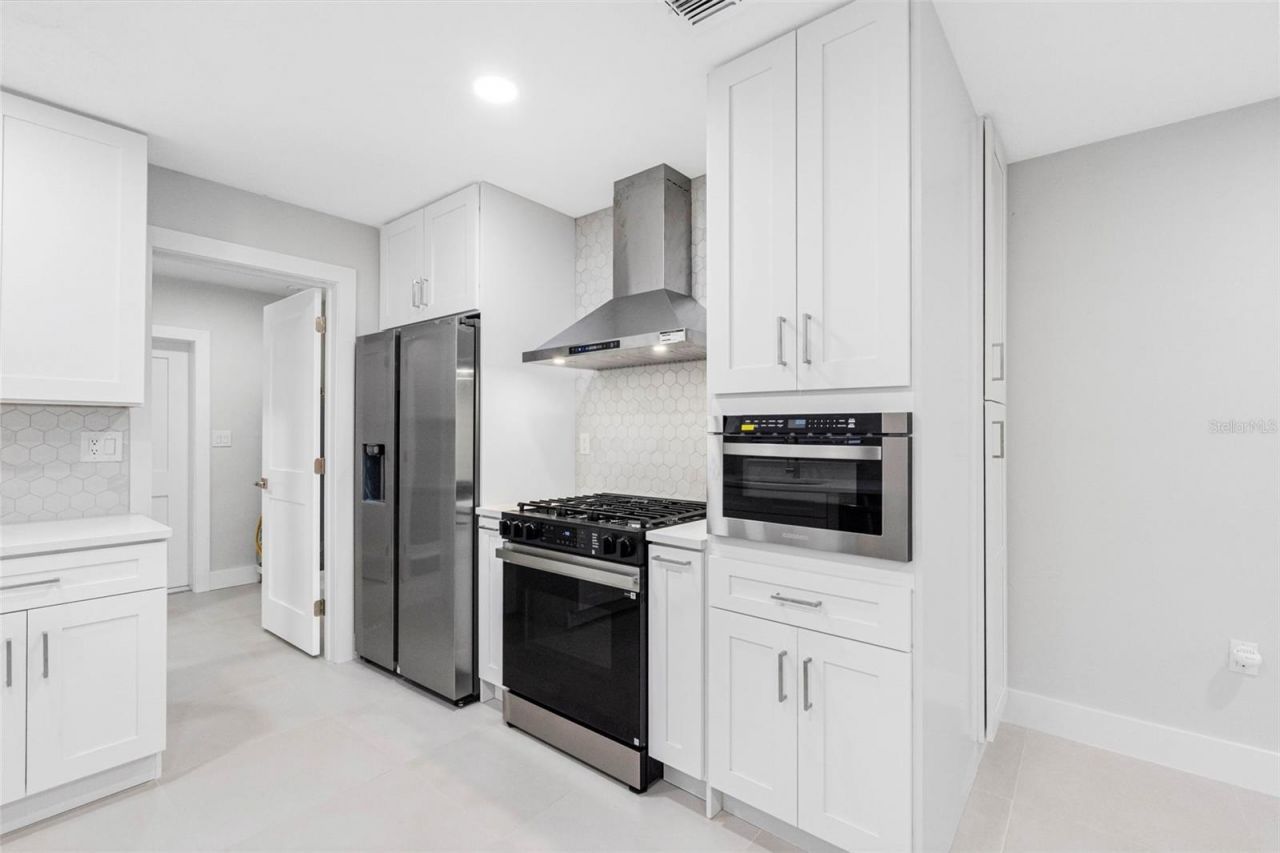 1005 Apache Trail, Clearwater, FL 33755 Photo