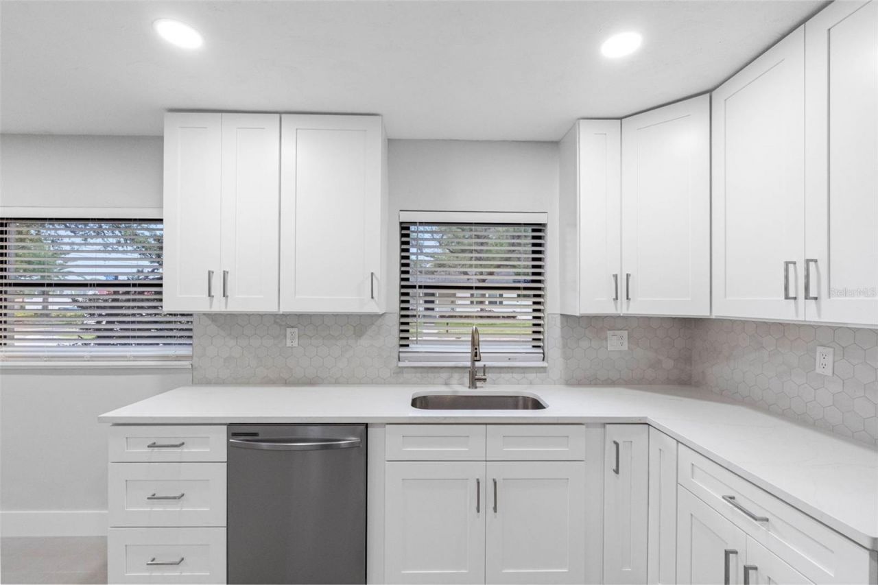 1005 Apache Trail, Clearwater, FL 33755 Photo