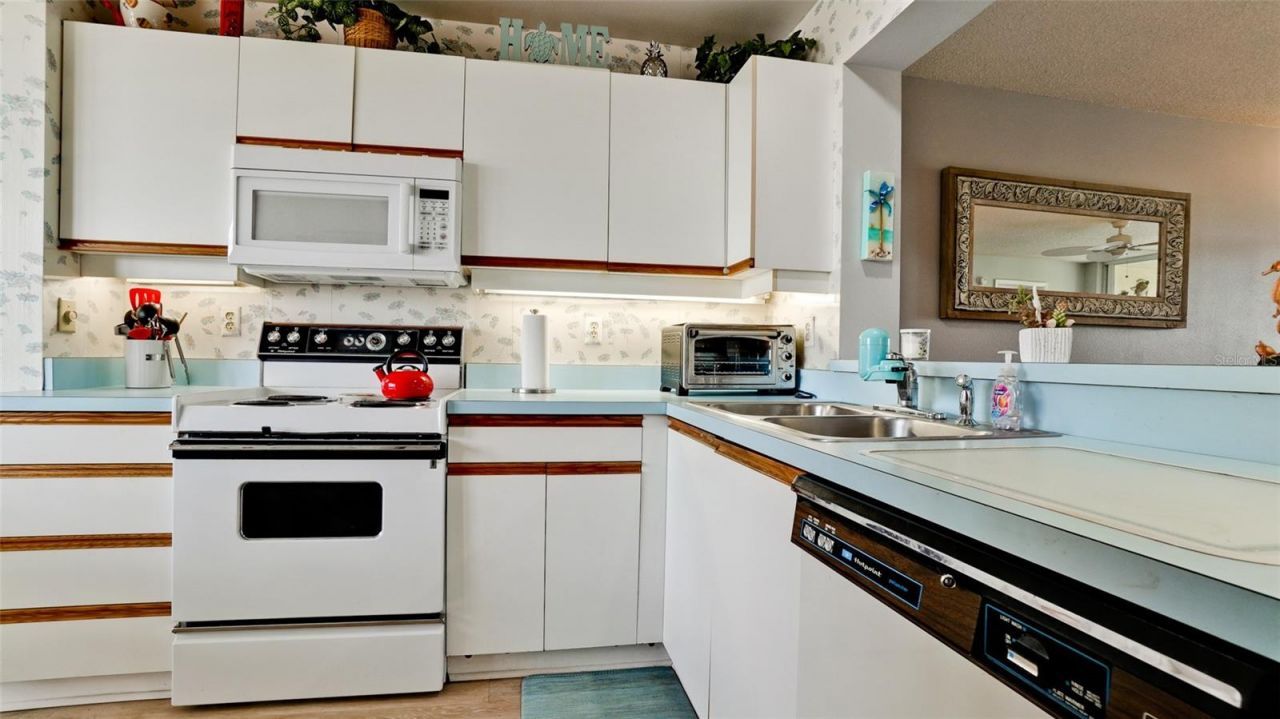 4570 Pinebrook Circle, Unit 302, Bradenton, FL 34209 Photo