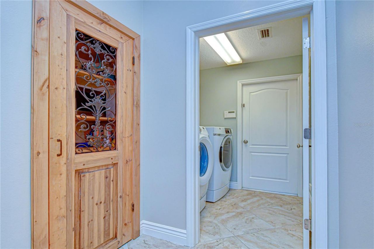 6069 Sandhill Ridge Drive , Lithia, FL 33547 Photo