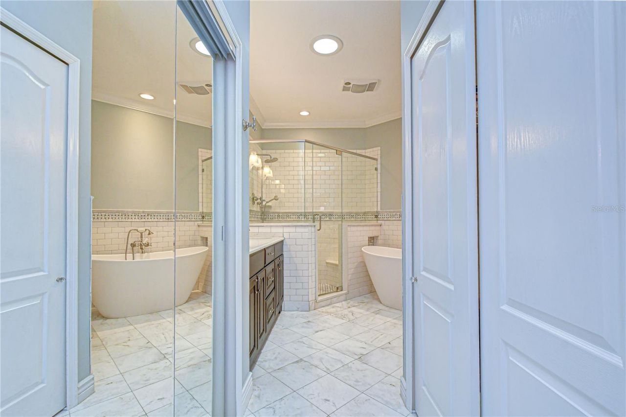 6069 Sandhill Ridge Drive , Lithia, FL 33547 Photo