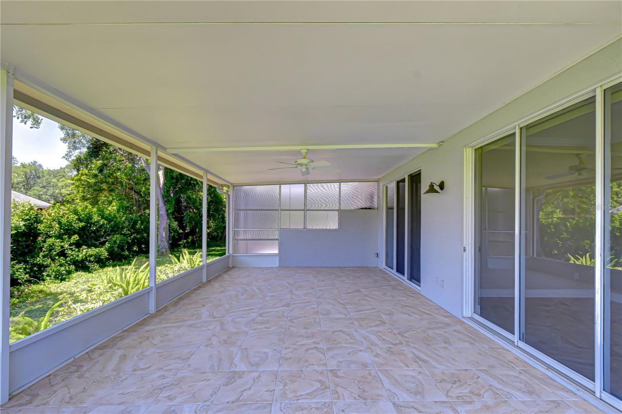 6069 Sandhill Ridge Drive , Lithia, FL 33547 Photo