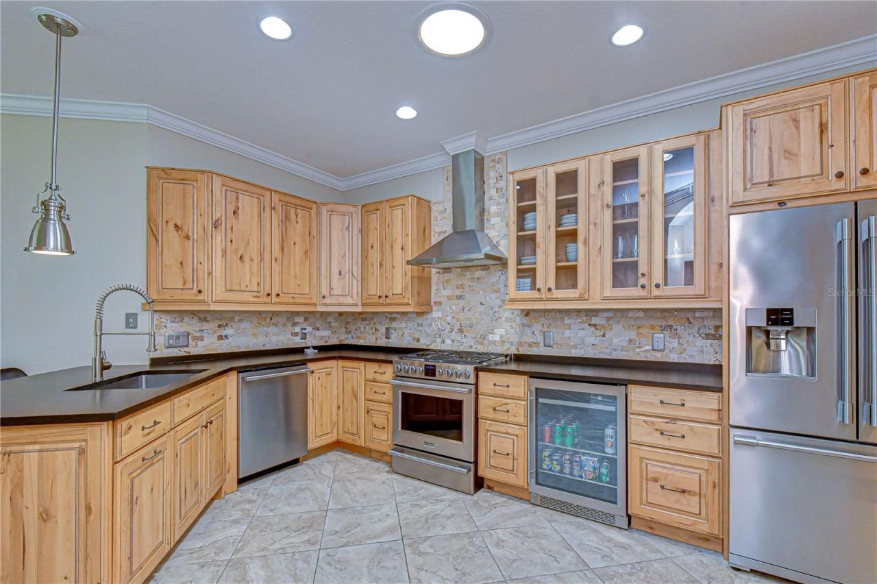 6069 Sandhill Ridge Drive , Lithia, FL 33547 Photo