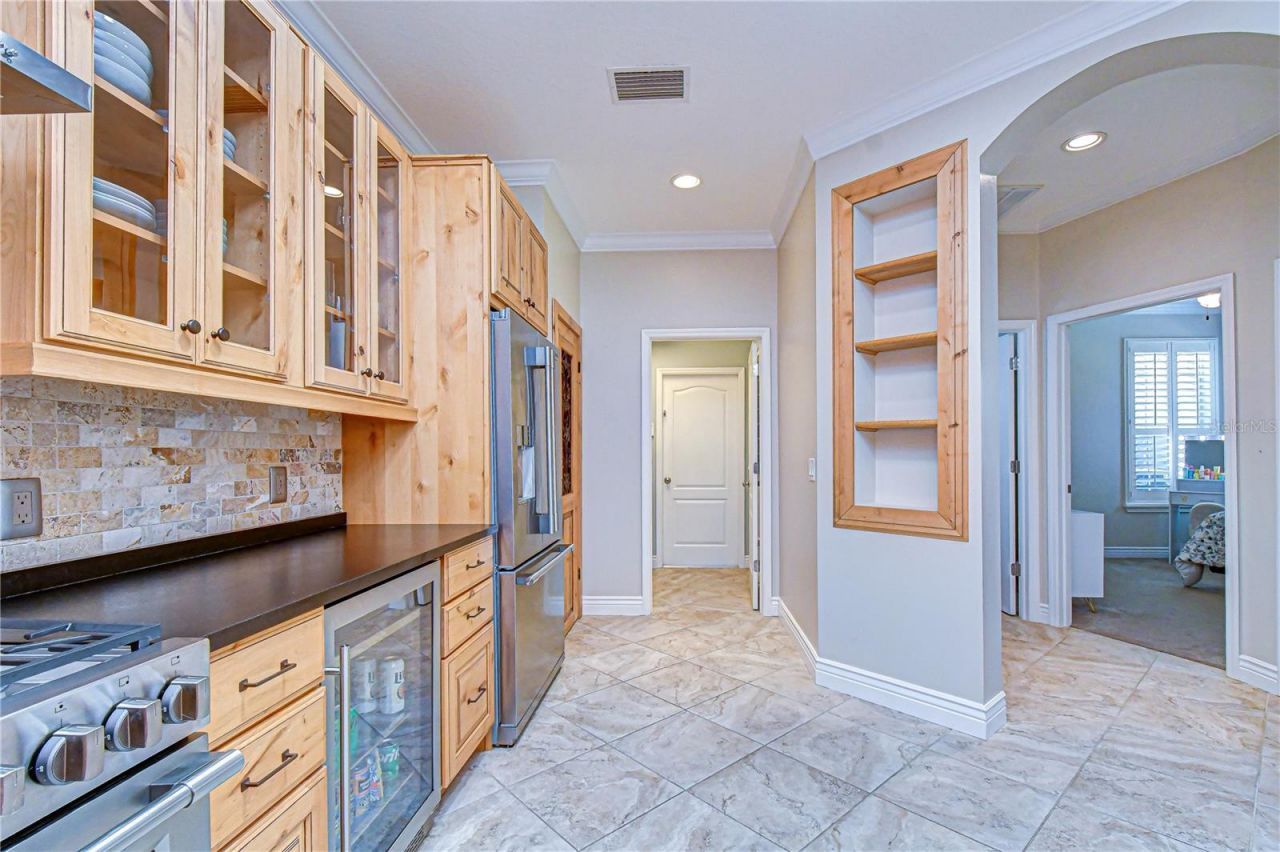 6069 Sandhill Ridge Drive , Lithia, FL 33547 Photo
