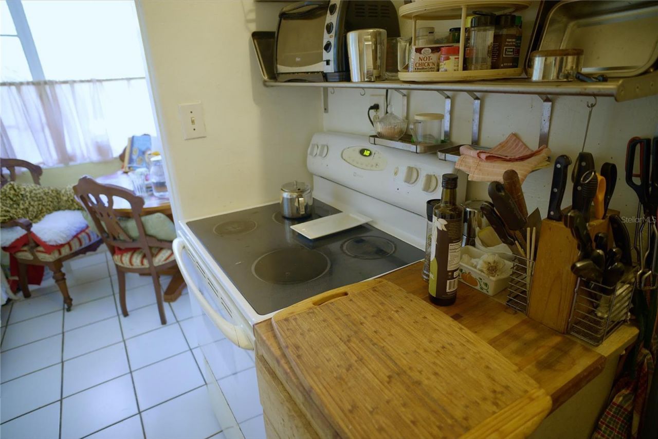 2119 S Fern Creek Avenue, Orlando, FL 32806 Photo