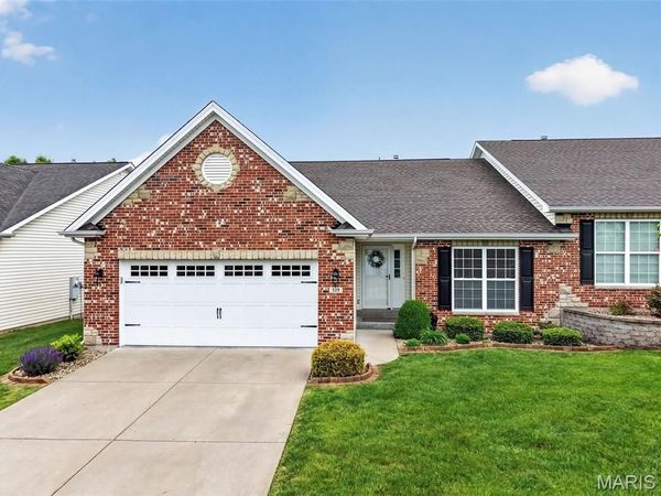 329 Gullane Drive, St Charles, MO 63301