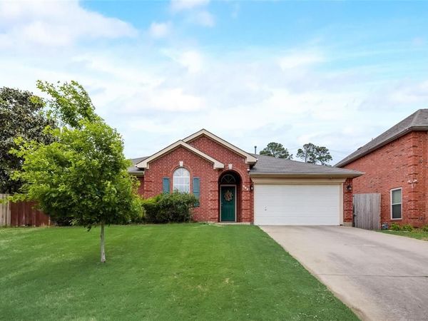 603 Pine Meadow Court, Arlington, TX 76012