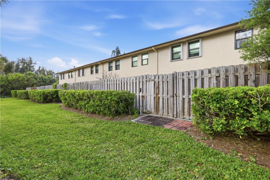 4225 N Highway A1a, Unit 18, Fort Pierce, FL 34949 Photo