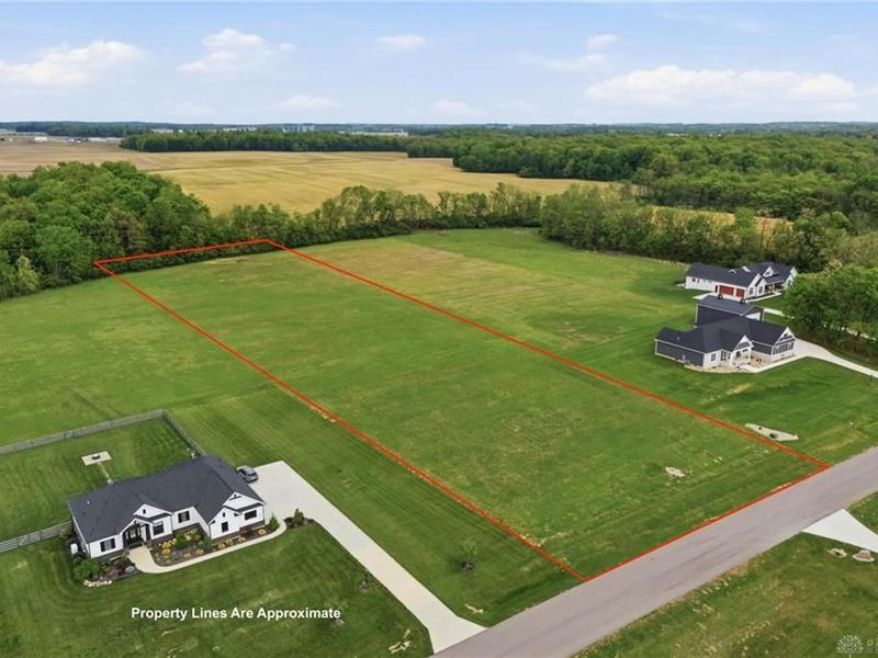 766 Olivers Trail, Wilmington, OH 45177 Photo 2