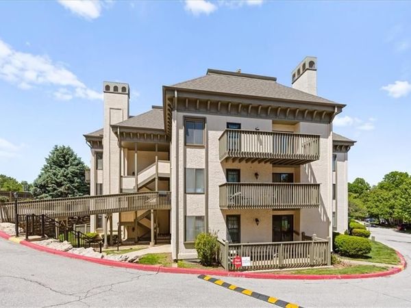301 E Partridge Avenue, Unit K, Independence, MO 64055