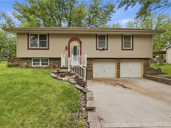 2300 S Harding Street, Oak Grove, MO 64075