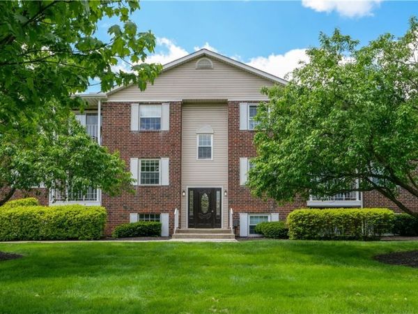 10790 Ravenna Road, Unit 101, Twinsburg, OH 44087