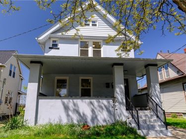2016 Halstead Avenue, Lakewood, OH 44107