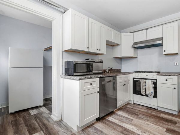 630 Centre St, Unit 1F, Boston, MA 02130