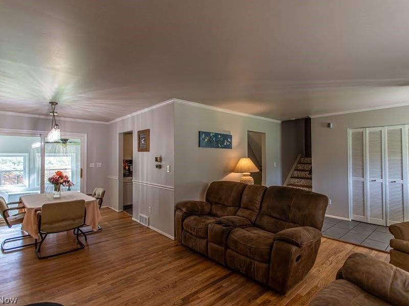 8523 Sleepy Hollow Drive NE, Warren, OH 44484 Photo 12