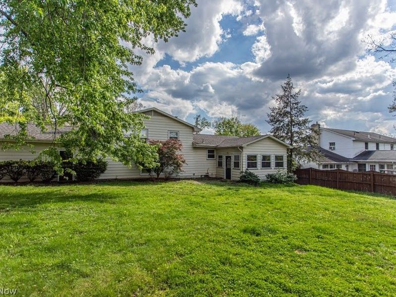 8523 Sleepy Hollow Drive NE, Warren, OH 44484 Photo 34