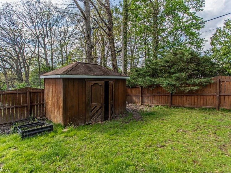 8523 Sleepy Hollow Drive NE, Warren, OH 44484 Photo 37