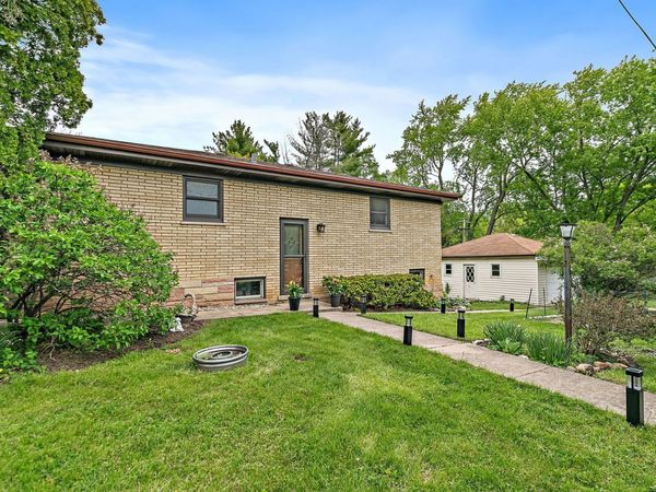 23509 N Garden Lane , Lake Zurich, IL 60047