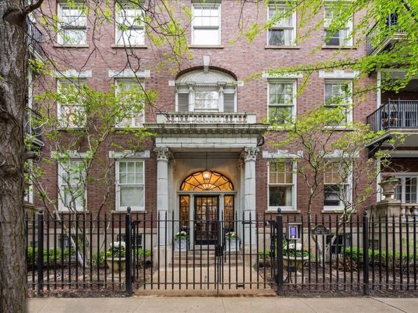 1201 N Astor Street , Unit 2W, Chicago, IL 60610