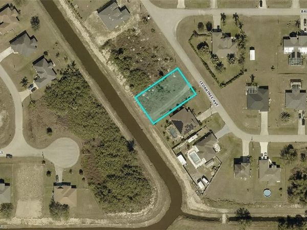1005 Cedartree AVE , LEHIGH ACRES, FL 33971